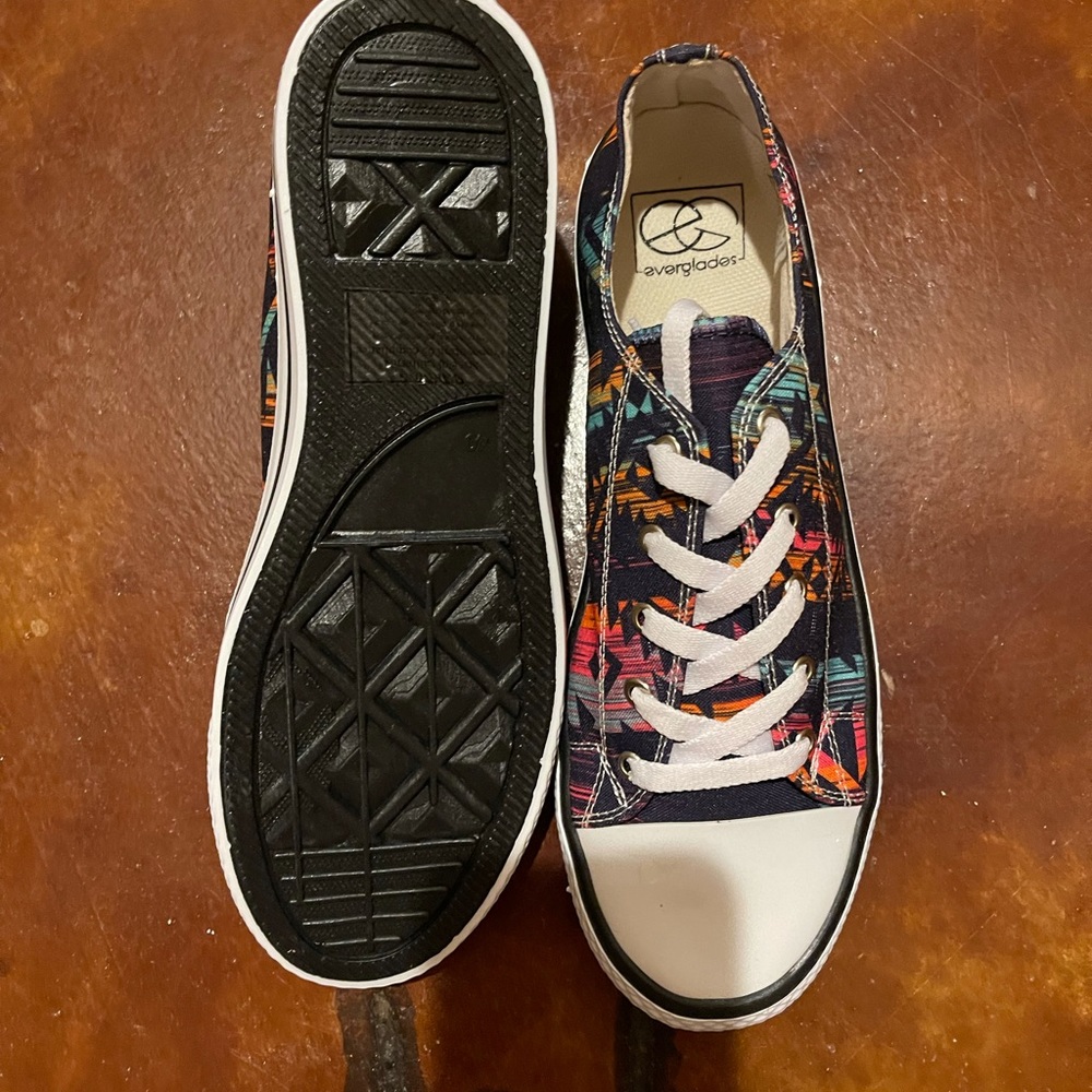 Aztec Converse - Picture 2 of 2